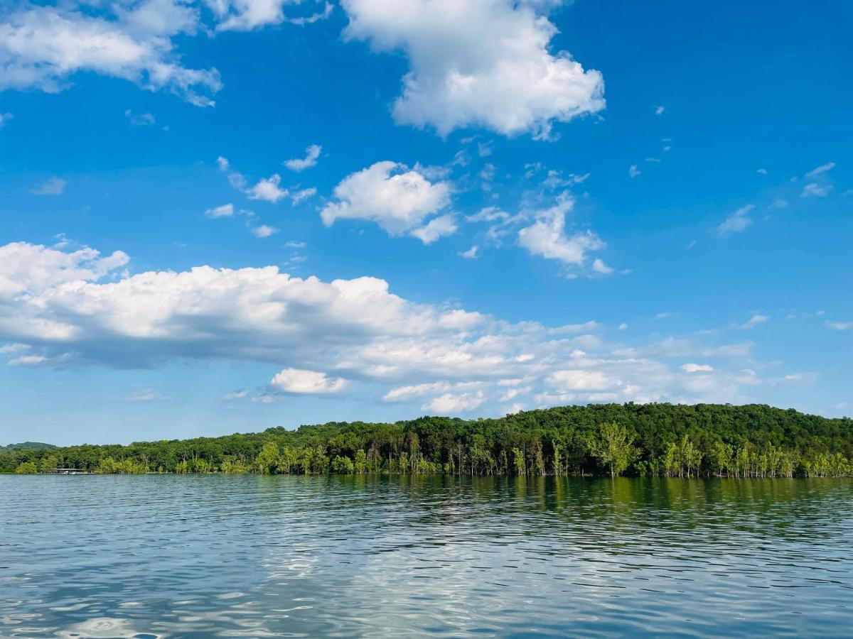 Lakefront And Lake View Indian Point Condo With Boat Slip Брэнсон Экстерьер фото